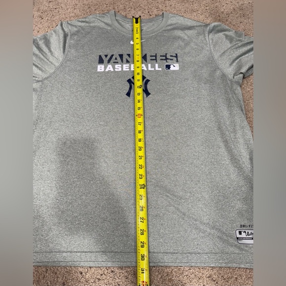 Nike Dri-Fit Yankees Baseball Short Sleeve Tee - Picture 8 of 9
